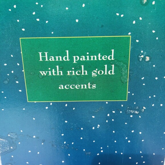 Vintage TRADITIONS Collectable PORCELAIN ANGEL 8.75". Gold Hand Painted Accents - Picture 9 of 9